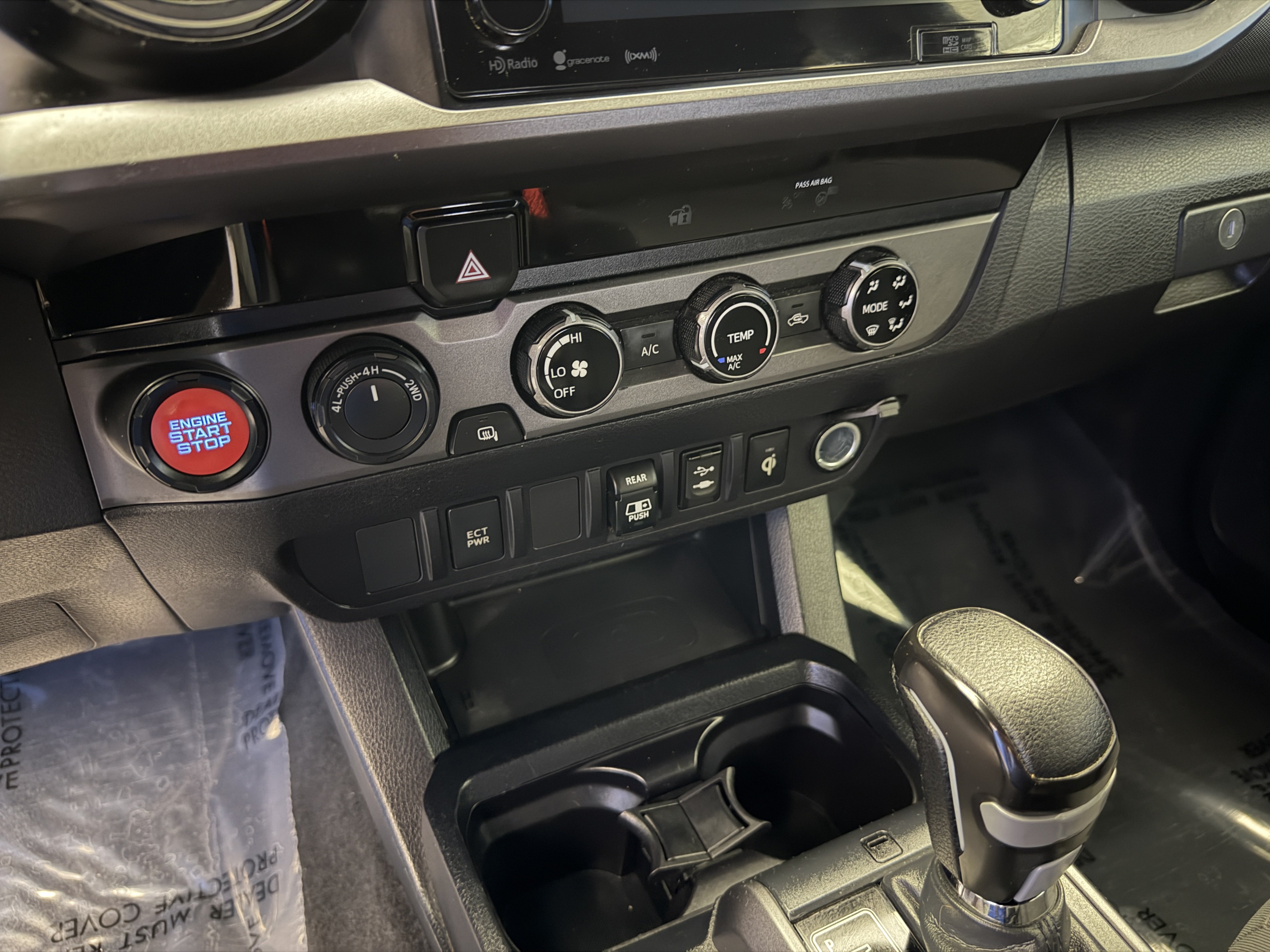 Used 2018 Toyota Tacoma TRD Sport AWD/4WD image 21