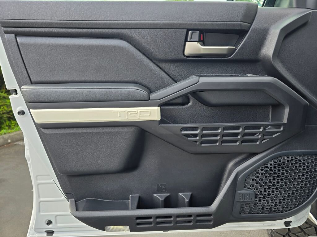 Used 2024 Toyota Tacoma TRD Off-Road image 23