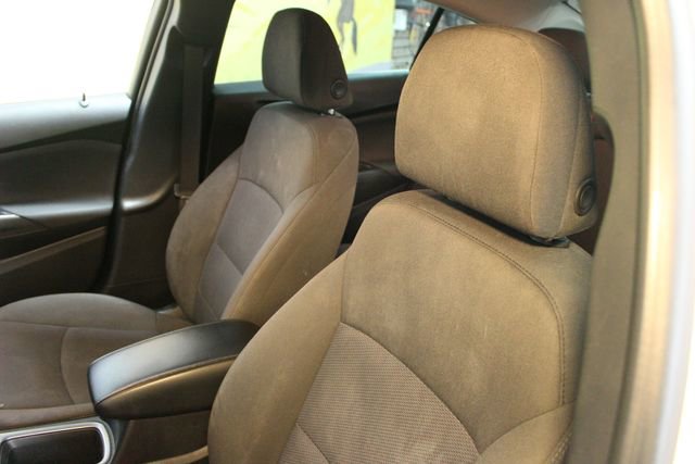 Used 2018 Chevrolet Cruze LT image 15