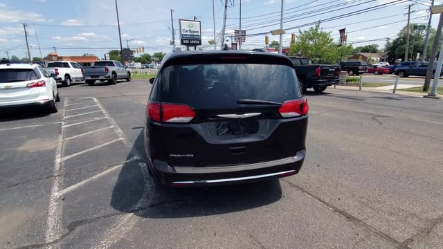 Used 2018 Chrysler Pacifica Touring-L Plus FWD image 7