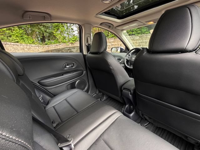 Used 2020 Honda HR-V Touring image 35