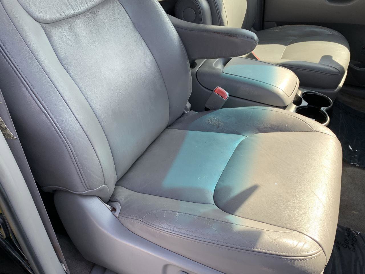 Used 2009 Toyota Sienna XLE FWD image 40