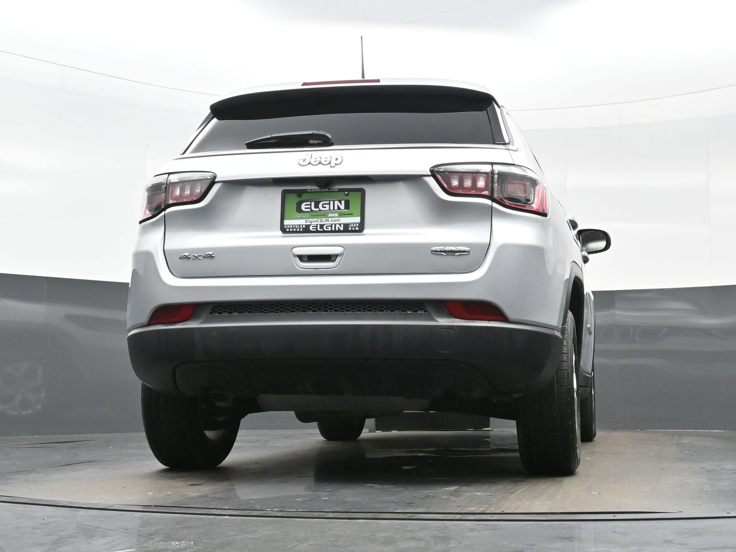 Used 2024 Jeep Compass Latitude AWD/4WD image 27