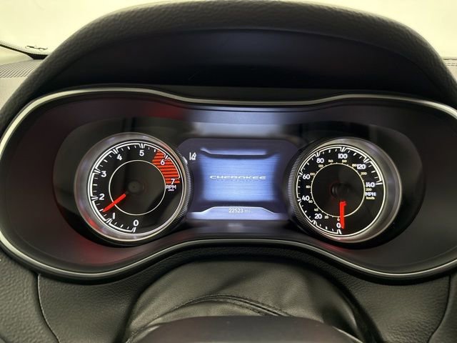 Used 2019 Jeep Cherokee Limited w/ Technology Group image 32