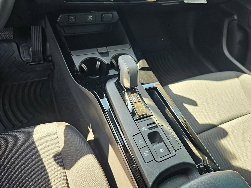 Used 2024 Toyota Prius LE image 87