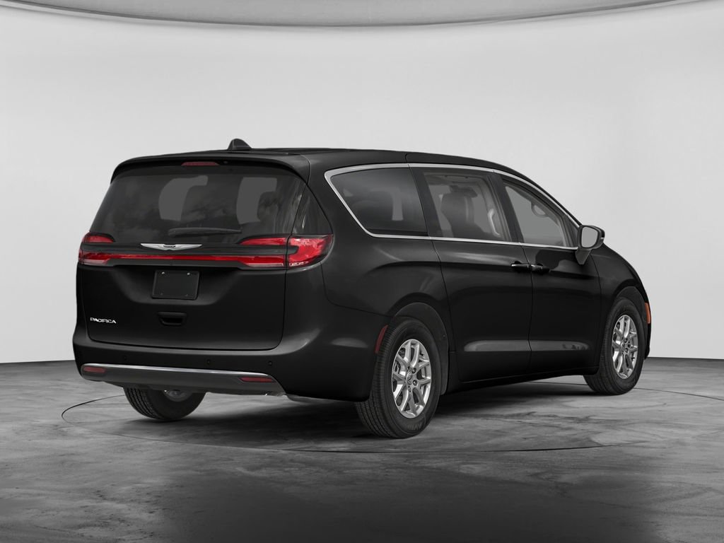 Used 2024 Chrysler Pacifica Touring-L FWD image 4