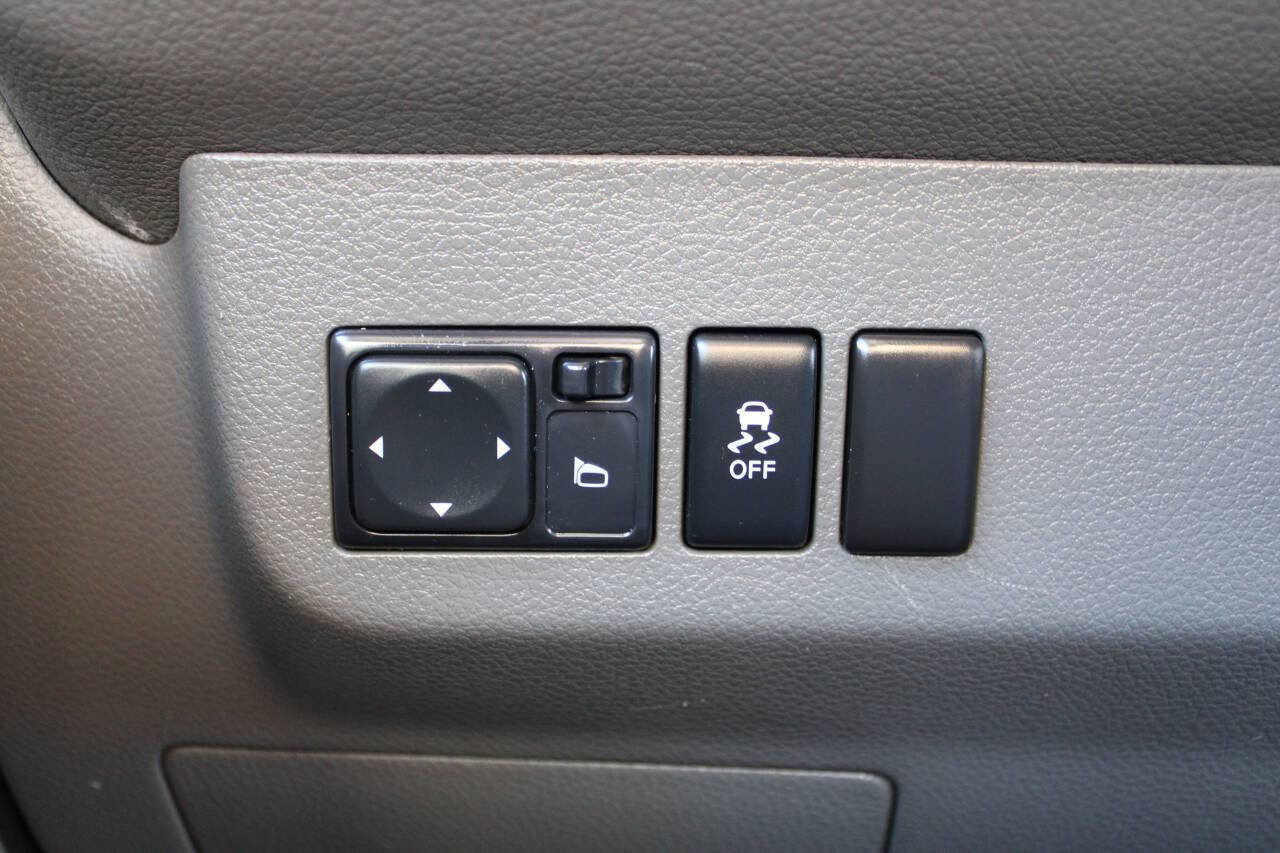 Used 2016 Nissan NV 3500 SV w/ SV Technology Package image 39