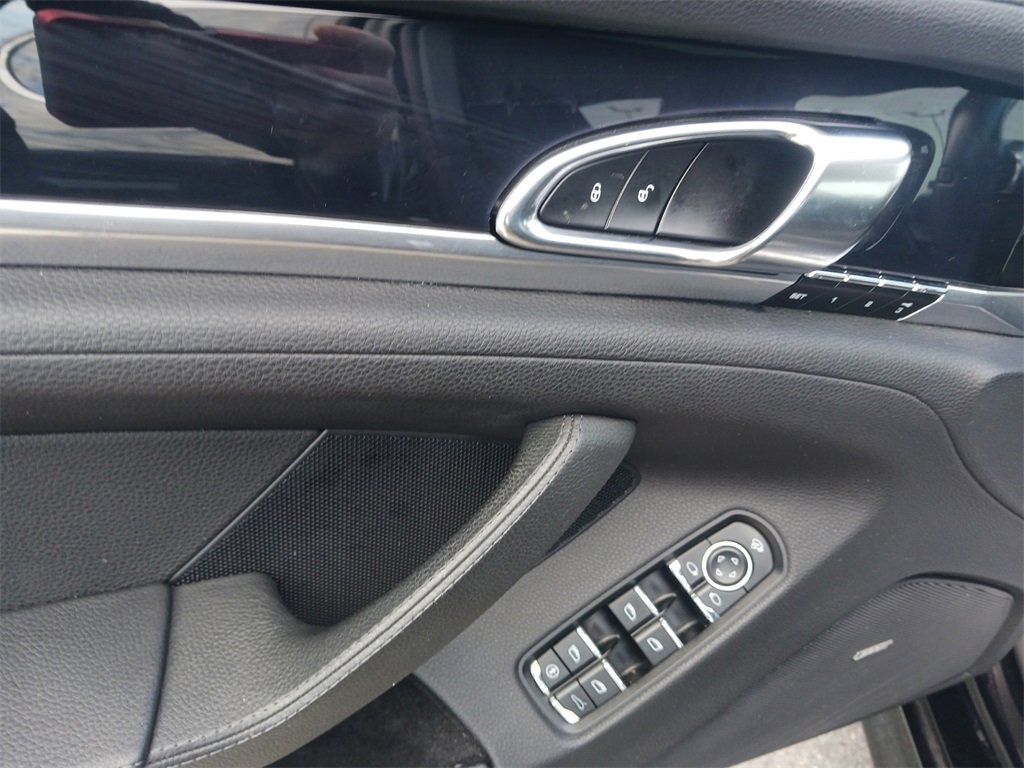 Used 2013 Porsche Panamera S image 32