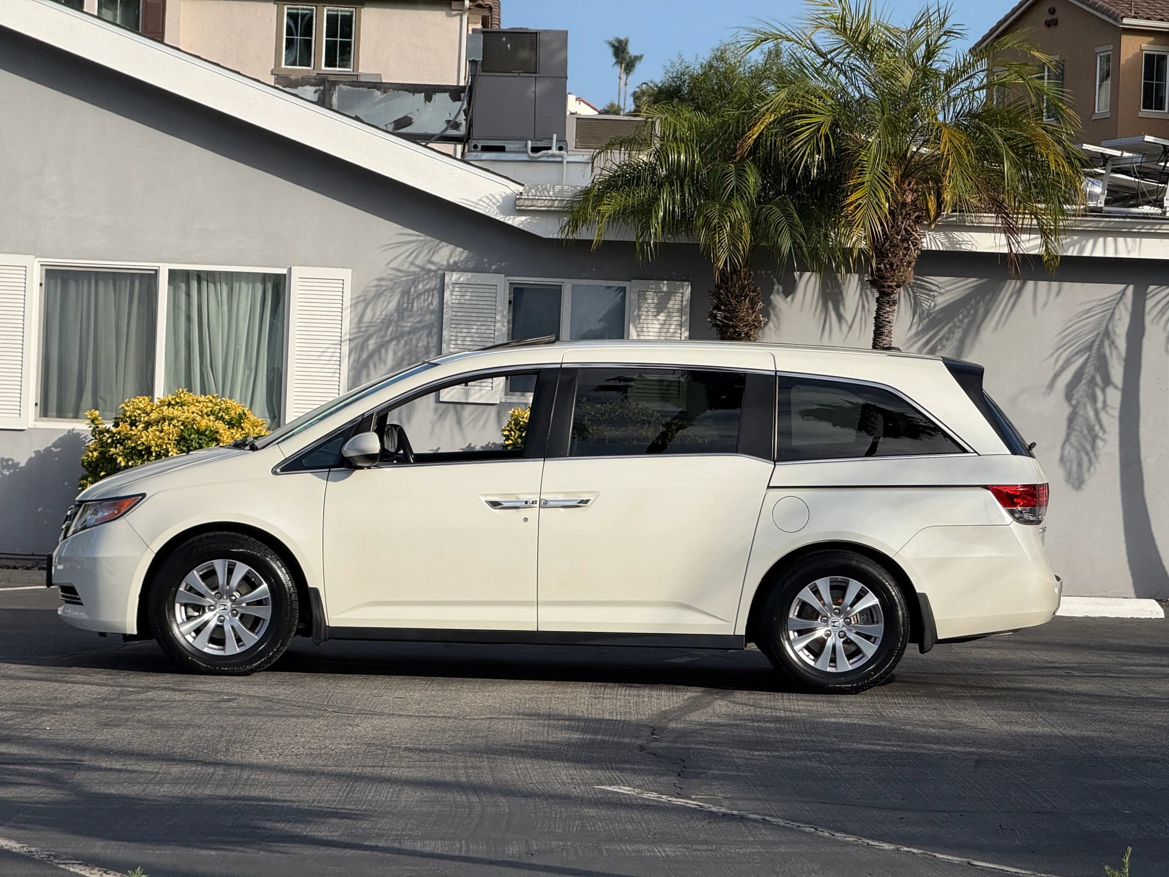 Used 2016 Honda Odyssey EX-L image 2