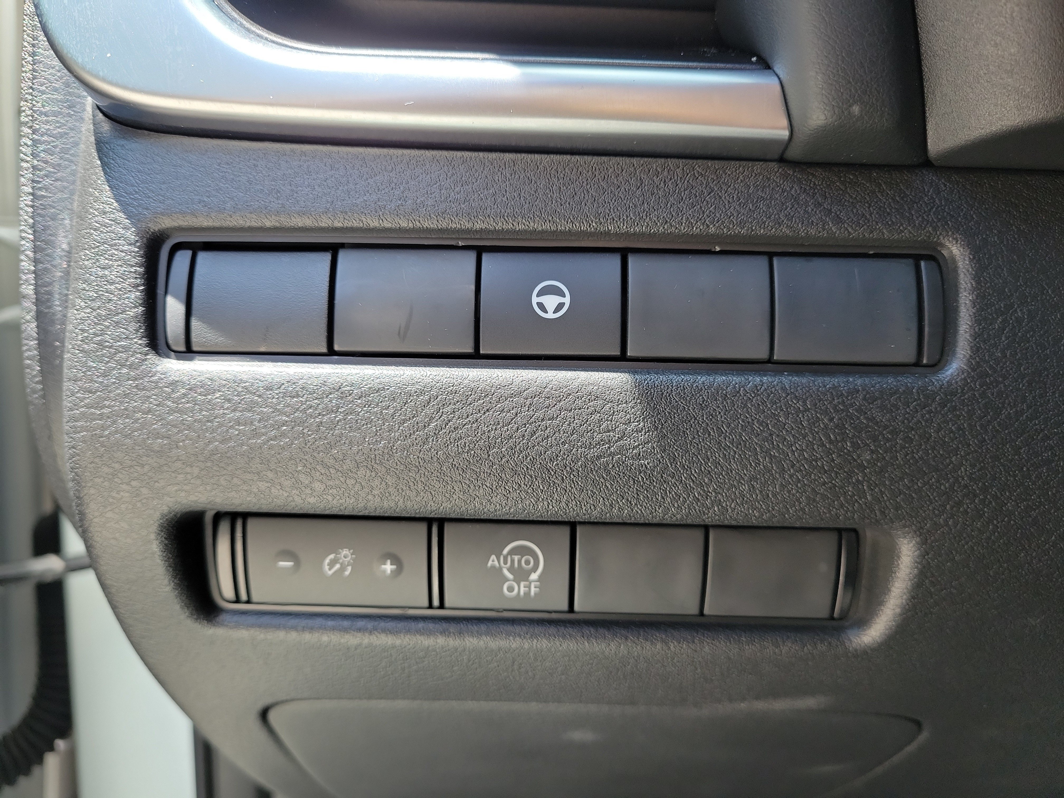 Certified 2023 Nissan Rogue SV FWD image 31