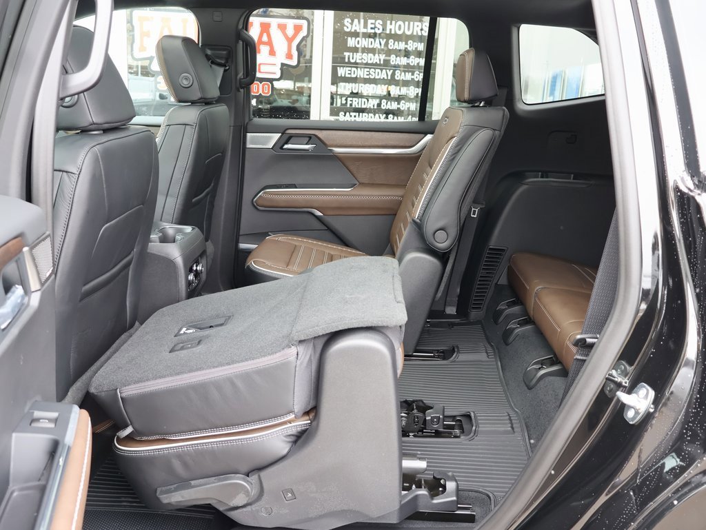 New 2026 GMC Acadia Denali Ultimate w/ LPO, Floor Liner Package image 27