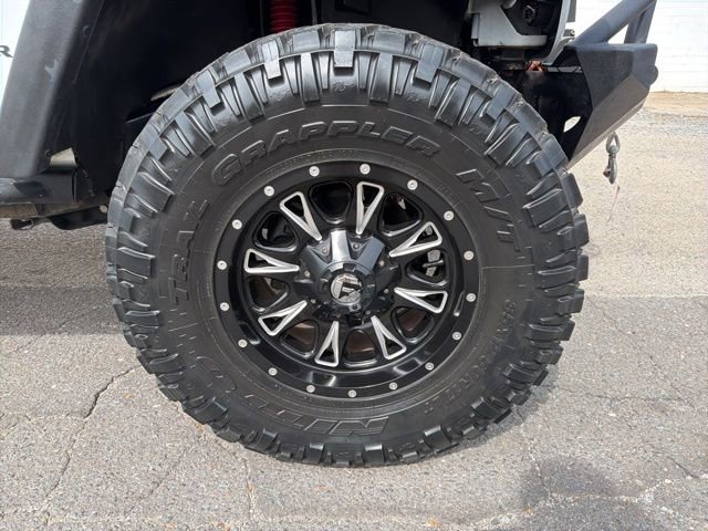 Used 2013 Jeep Wrangler Unlimited Sahara image 9