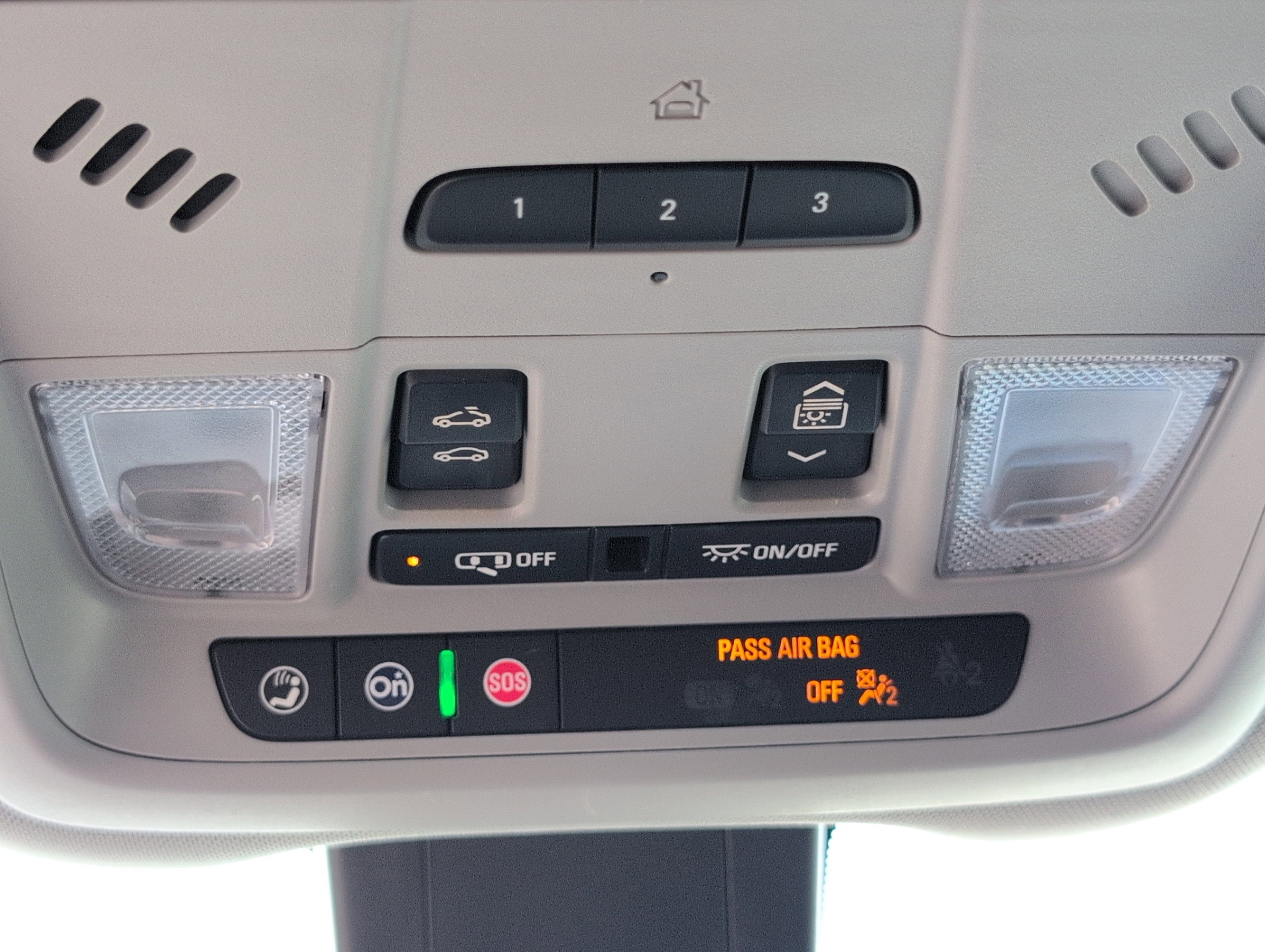 Used 2021 Chevrolet Equinox LT image 18