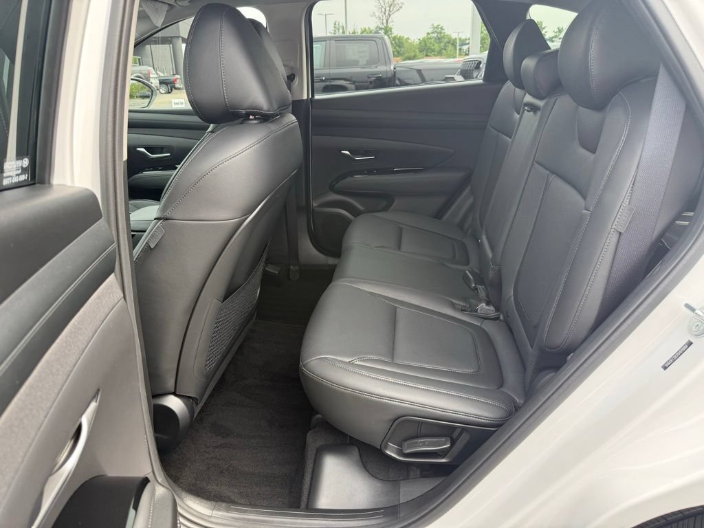 Used 2025 Hyundai Tucson Limited AWD/4WD image 26