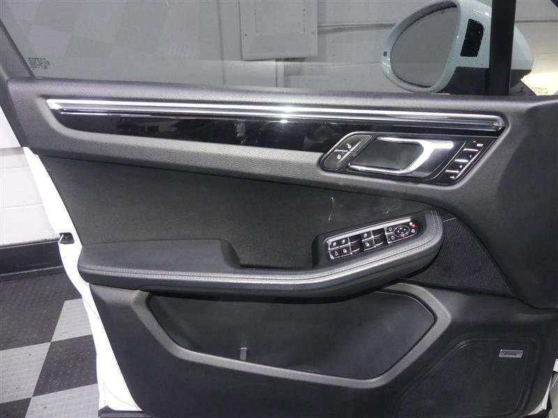 Used 2016 Porsche Macan S AWD/4WD image 18