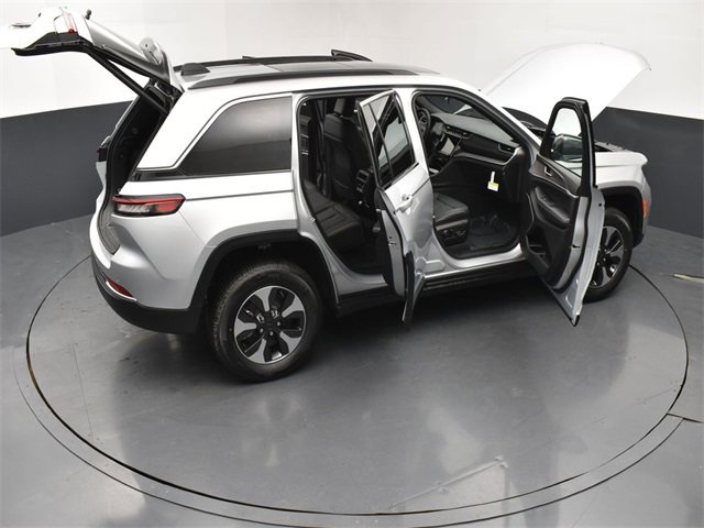 New 2025 Jeep Grand Cherokee Limited 4xe image 30