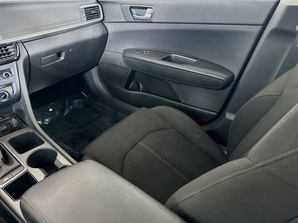 Used 2020 Kia Optima LX image 28
