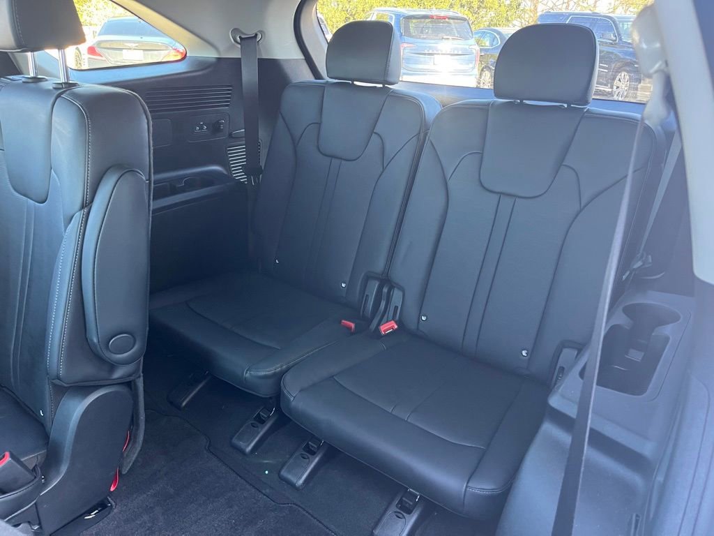 Certified 2025 Kia Sorento EX image 31