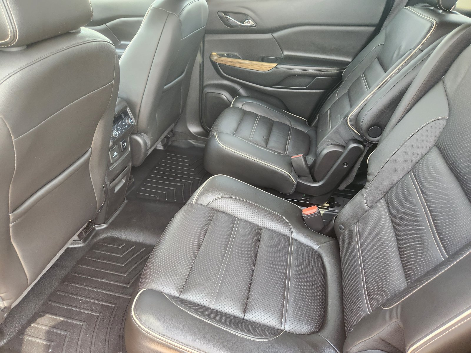Used 2017 GMC Acadia Denali AWD/4WD image 33