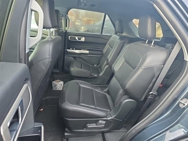 Used 2023 Ford Explorer XLT w/ Equipment Group 202A image 5