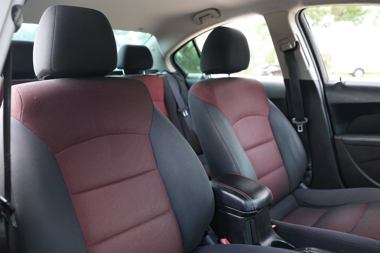 Used 2011 Chevrolet Cruze LT FWD image 16