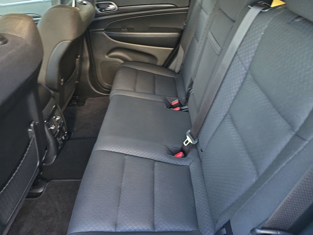 Used 2019 Jeep Grand Cherokee Laredo image 11