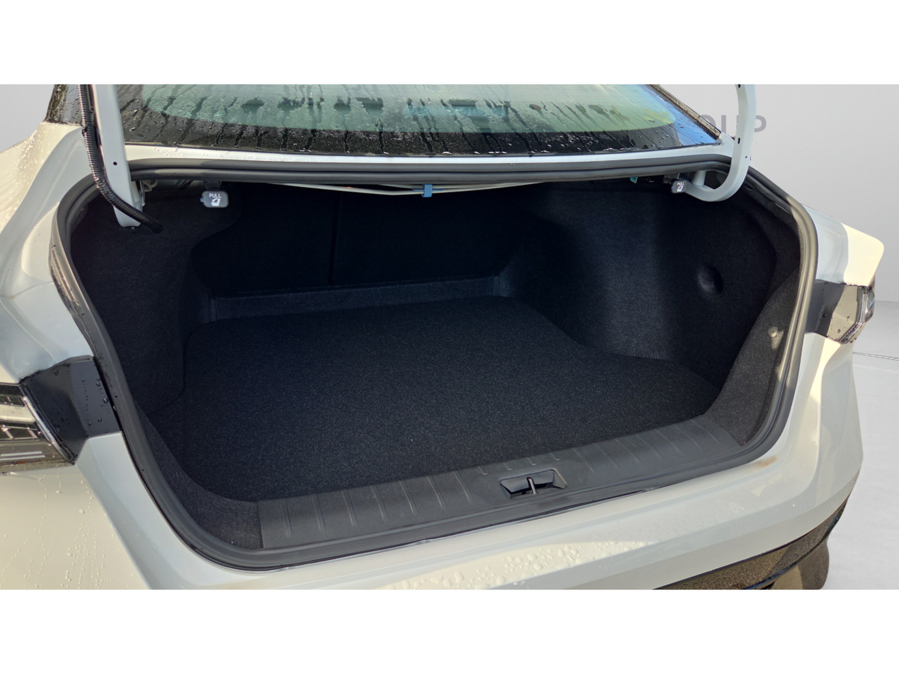 New 2027 Nissan Sentra SR w/ Floor Mat Package FWD image 13