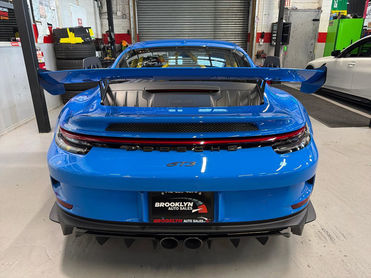 Used 2022 Porsche 911 GT3 RWD image 7