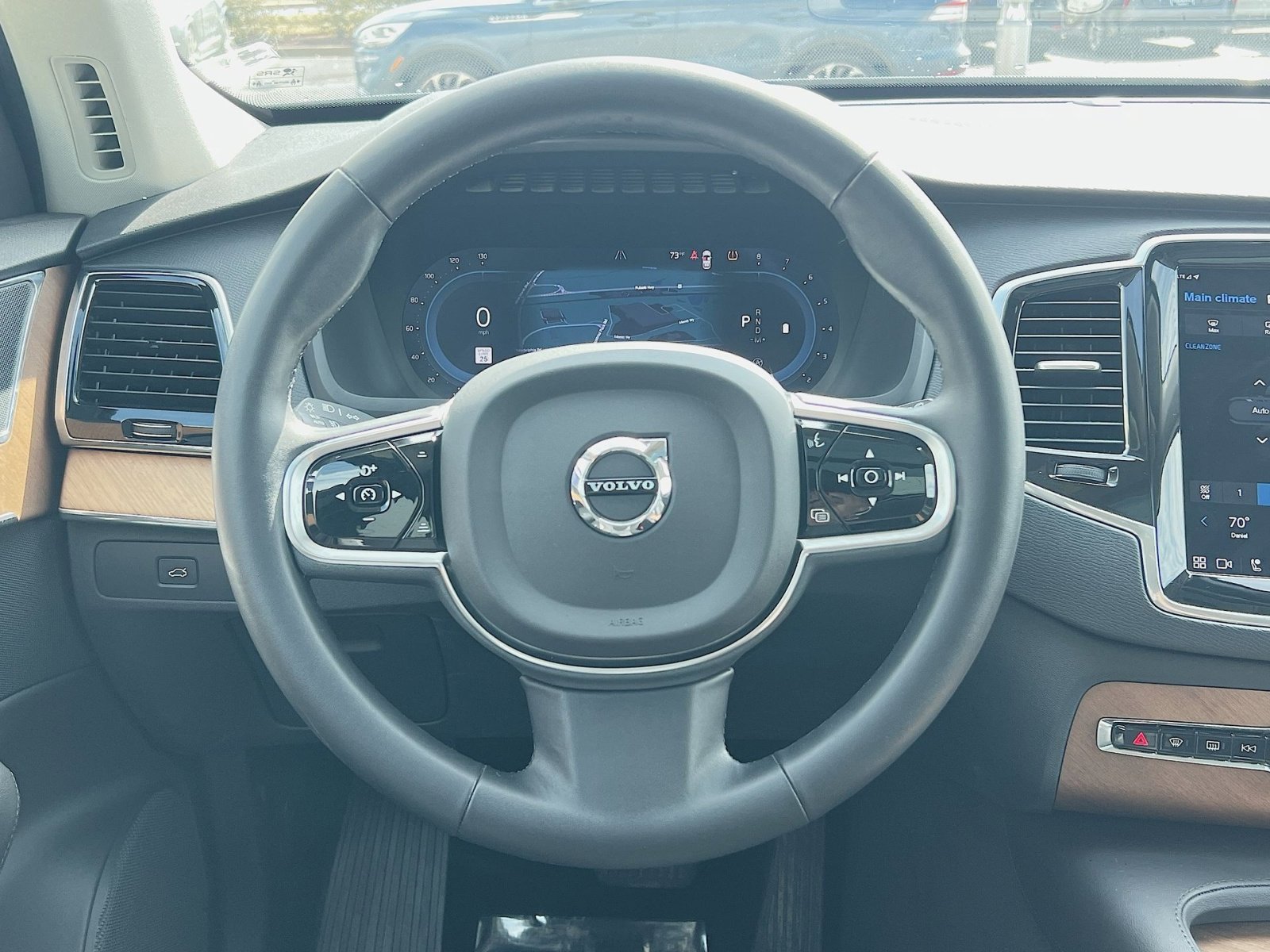 Certified 2023 Volvo XC90 B5 Plus w/ Protection Package Premier image 16