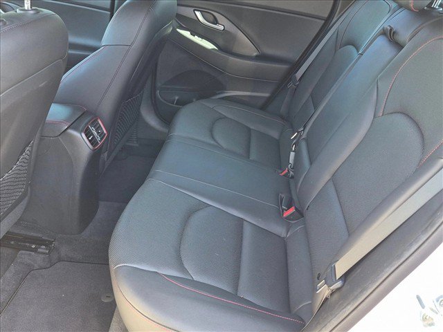 Used 2018 Hyundai Elantra GT Sport FWD image 17