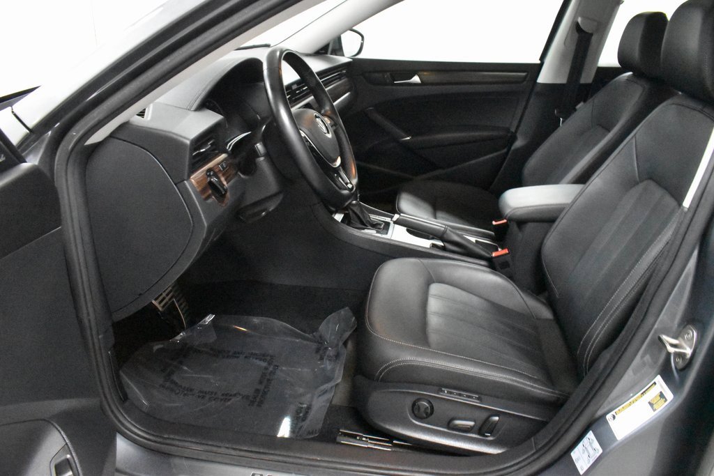 Used 2020 Volkswagen Passat 2.0T SEL image 12