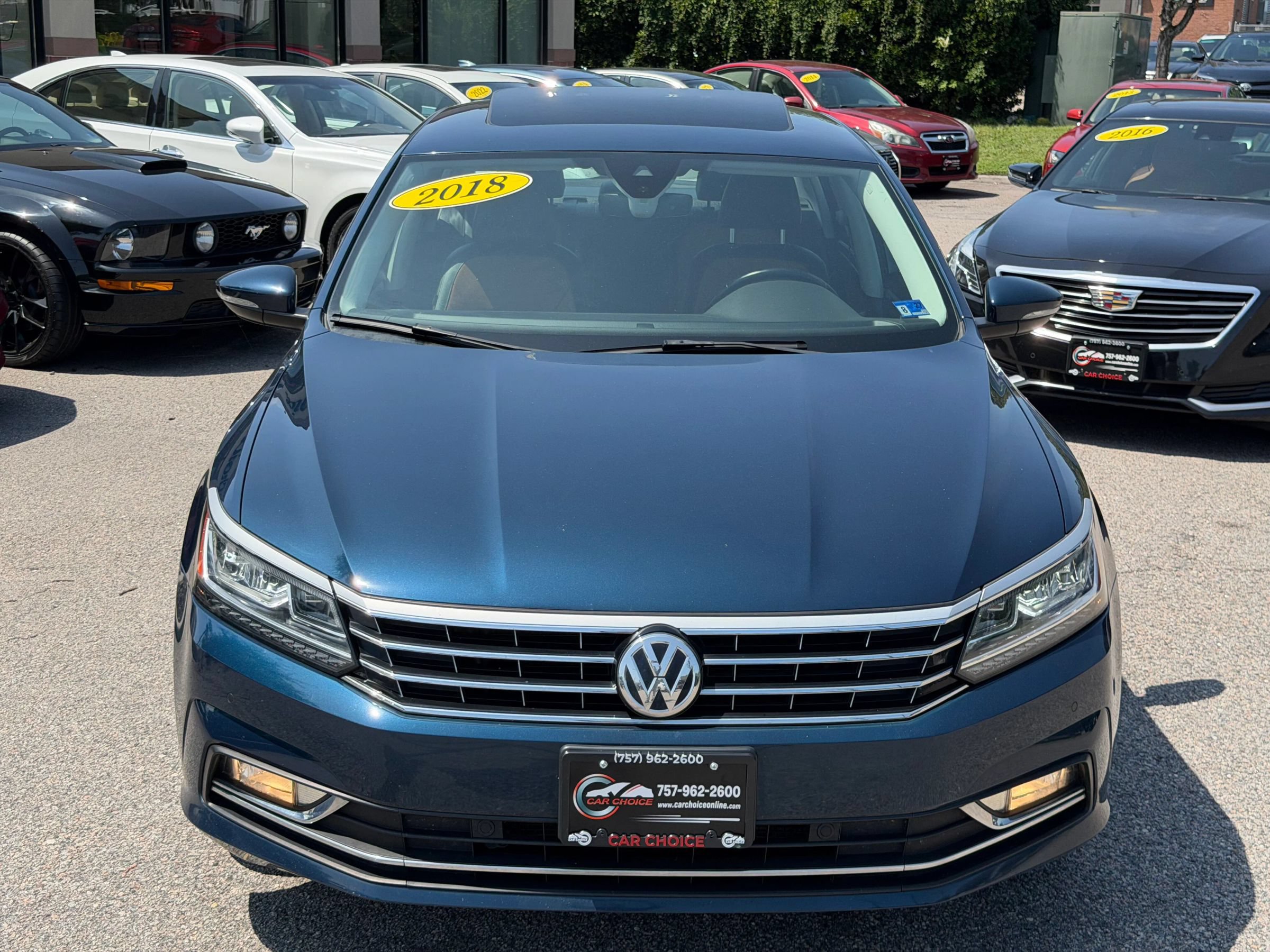 Used 2018 Volkswagen Passat 2.0T SEL Premium FWD image 4