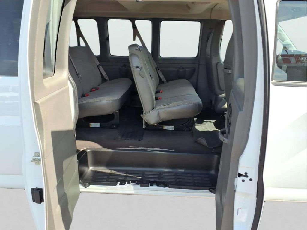 Used 2025 Chevrolet Express 3500 LS image 18