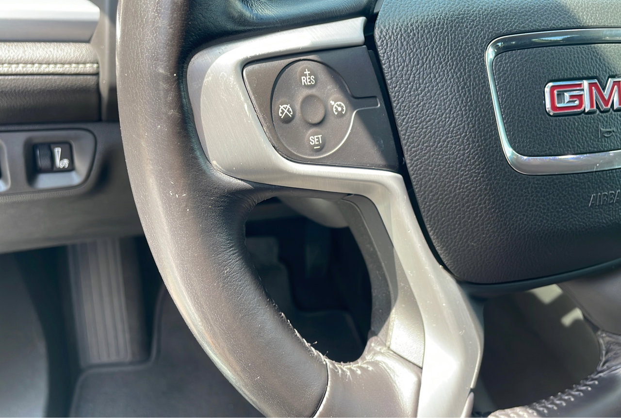 Used 2018 GMC Acadia SLE image 15