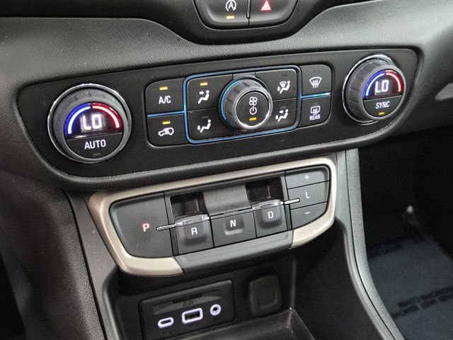 Used 2023 GMC Terrain Denali image 37