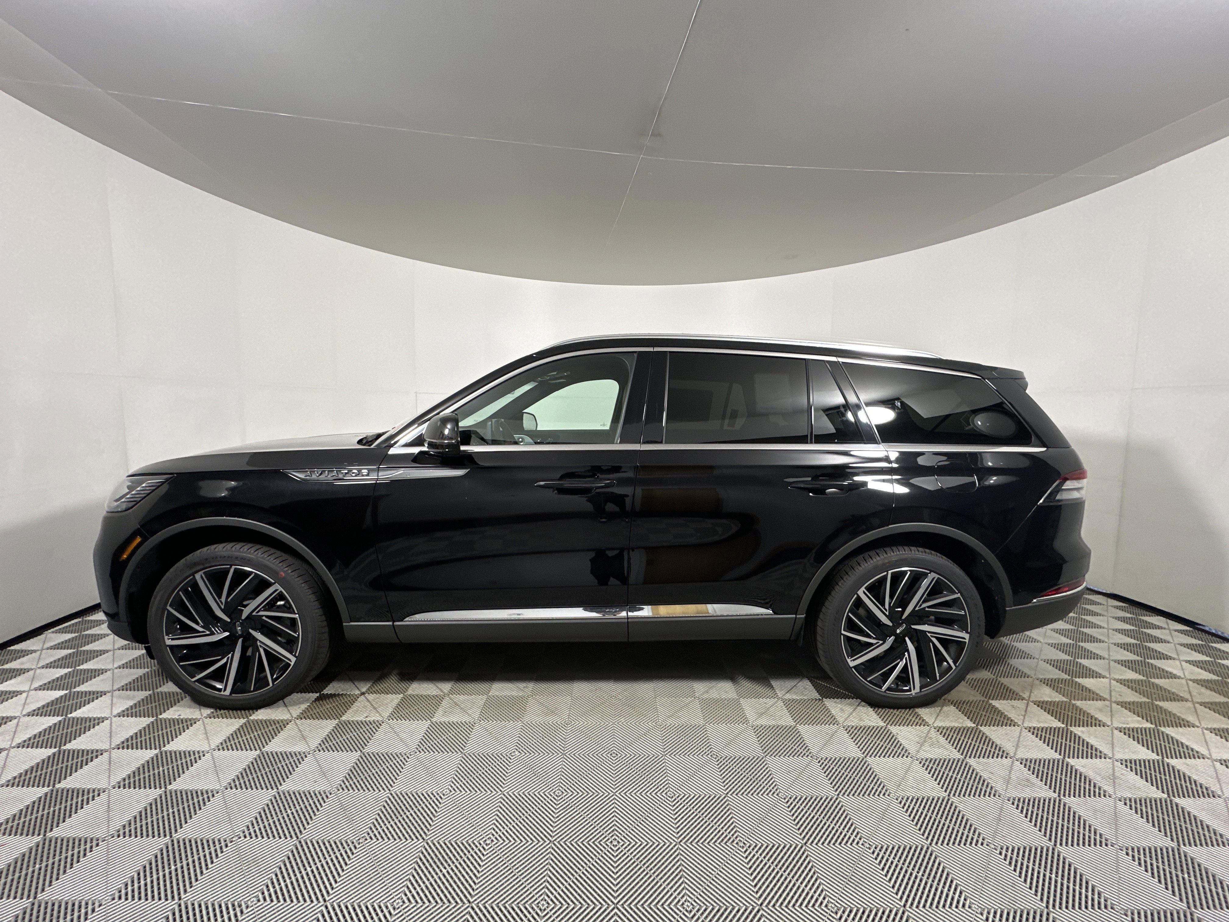 New 2025 Lincoln Aviator Reserve image 4