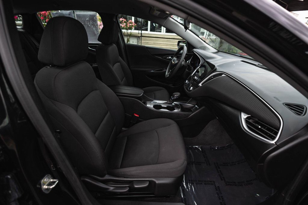 Used 2022 Chevrolet Malibu LT FWD image 25