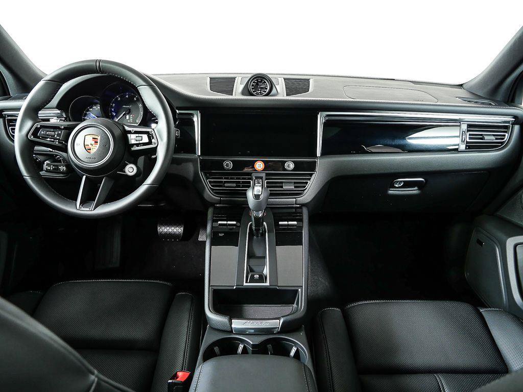 New 2026 Porsche Macan Turbo AWD/4WD image 22