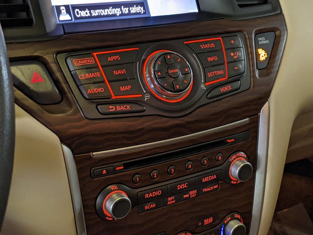 Used 2017 Nissan Pathfinder Platinum FWD image 19