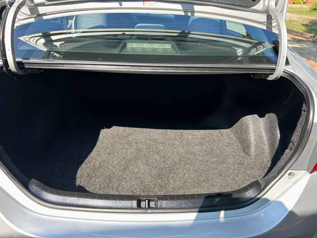Used 2019 Toyota Corolla L FWD image 17