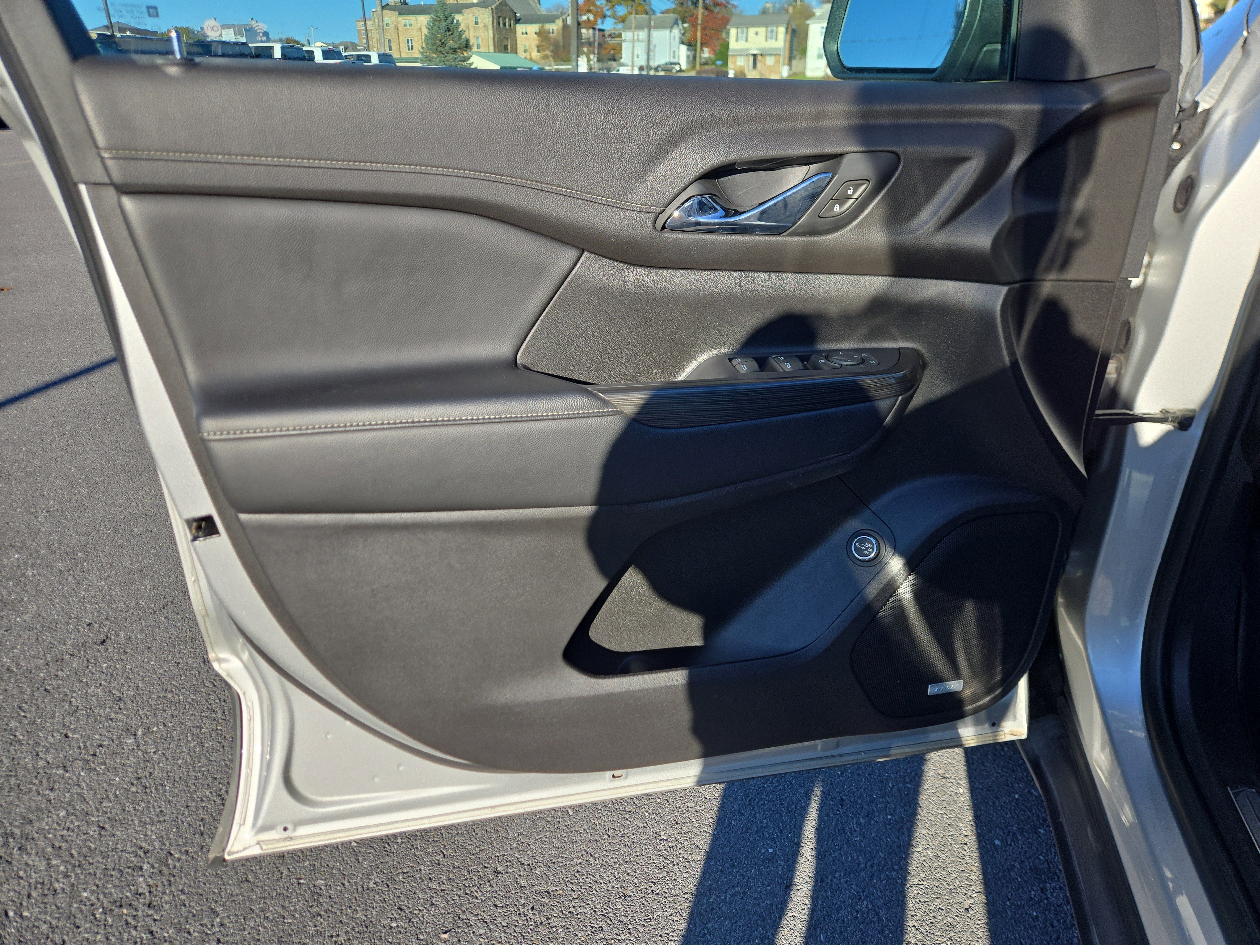 Used 2020 GMC Acadia SLT image 16