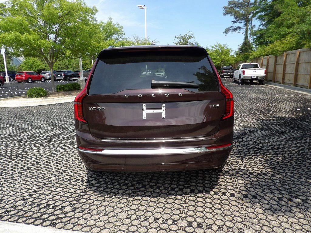 New 2025 Volvo XC90 T8 Plus w/ Protection Package Premier image 6