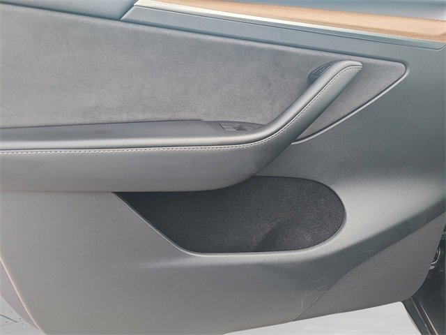 Used 2023 Tesla Model Y Long Range image 19