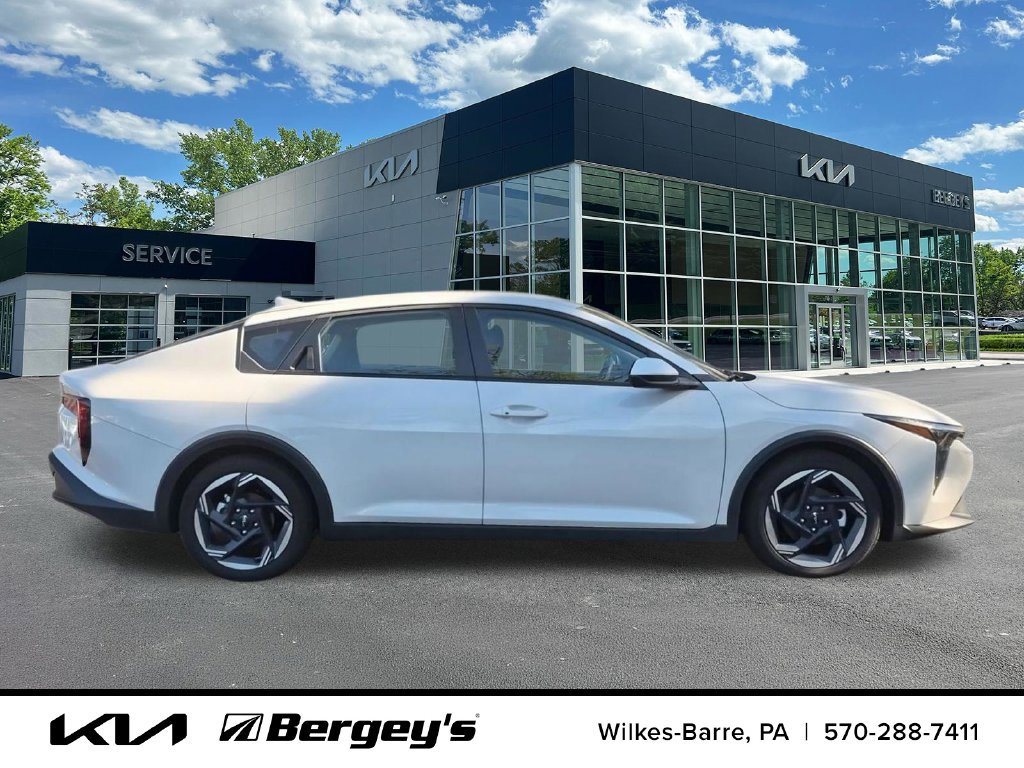 Certified 2025 Kia K4 EX FWD image 14