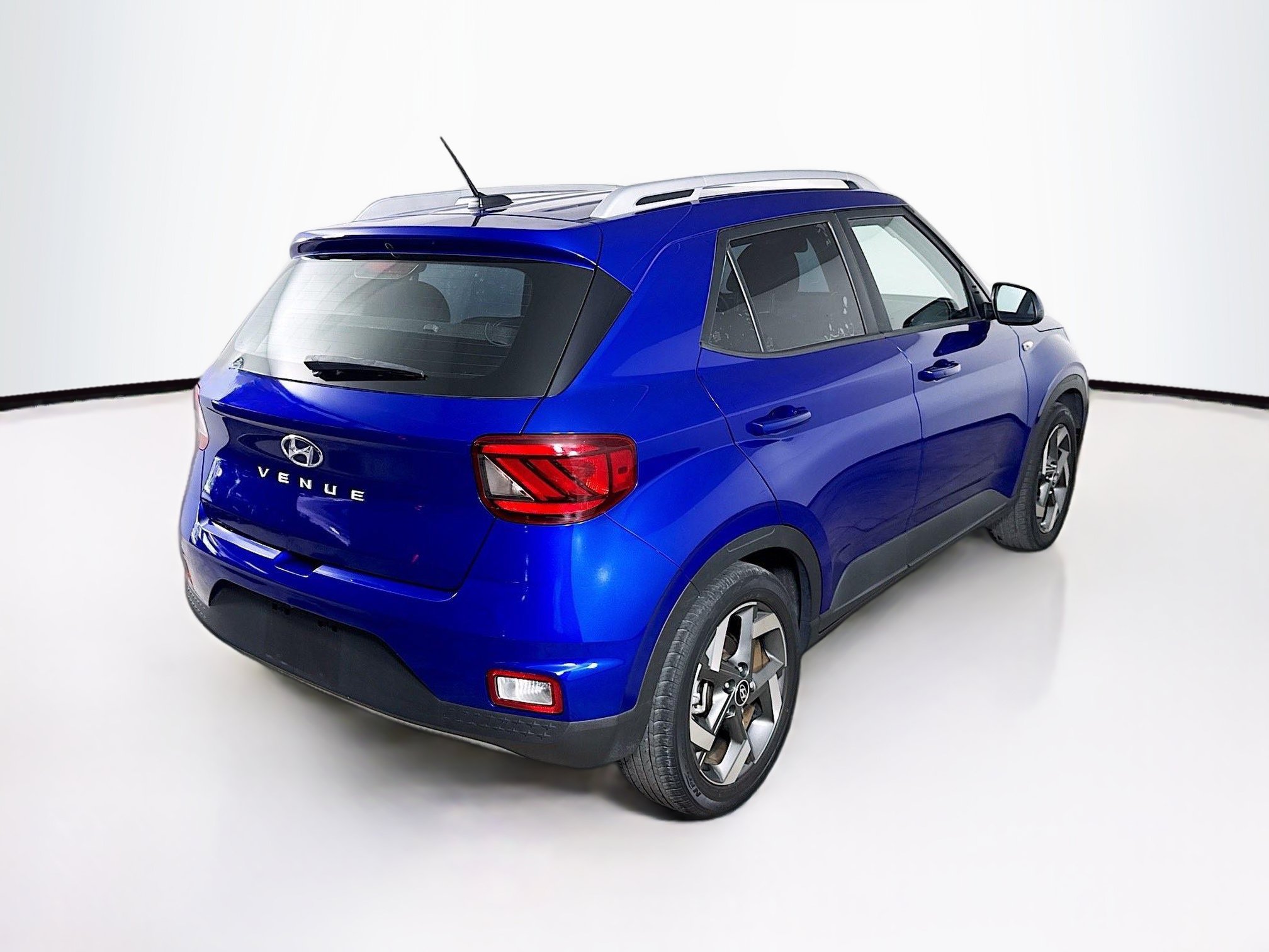 Used 2024 Hyundai Venue SEL FWD image 31