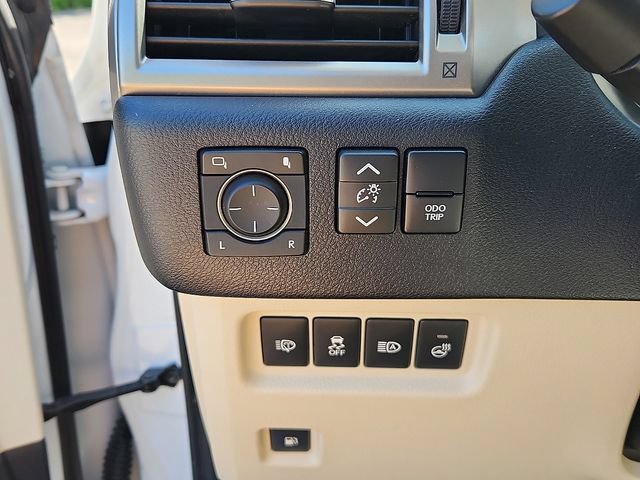 Used 2021 Lexus GX 460 Premium w/ Premium Package AWD/4WD image 29