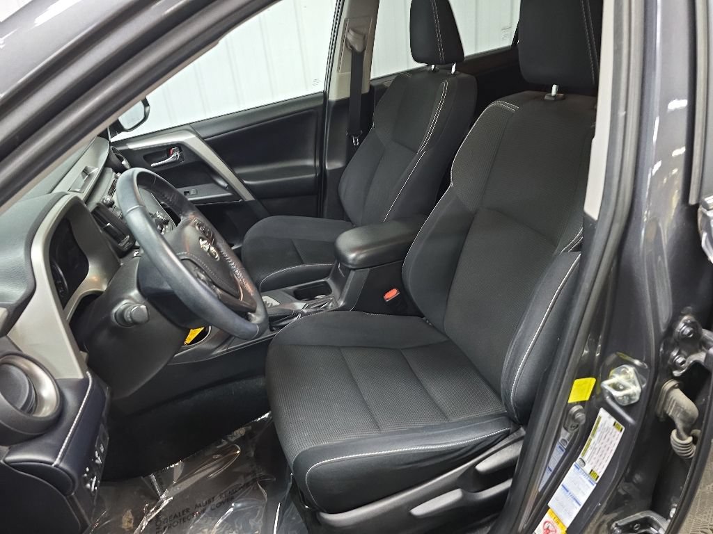 Used 2018 Toyota RAV4 XLE w/ Plus Extra Value Package AWD/4WD image 30