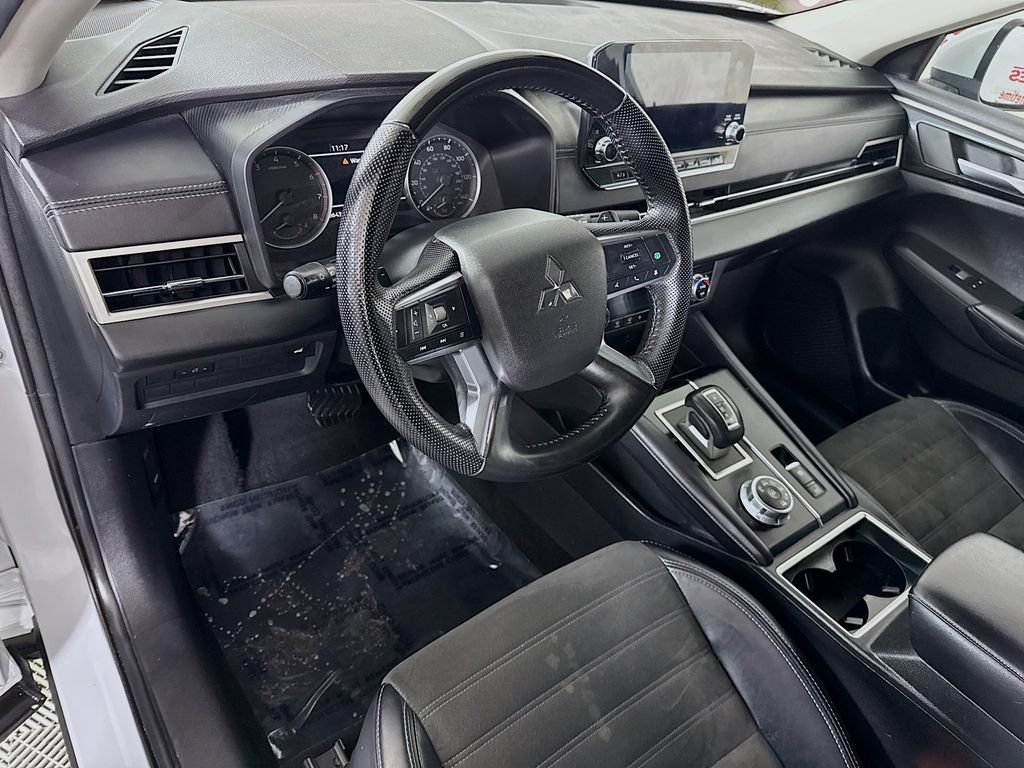 Used 2024 Mitsubishi Outlander SE Black Edition AWD/4WD image 18