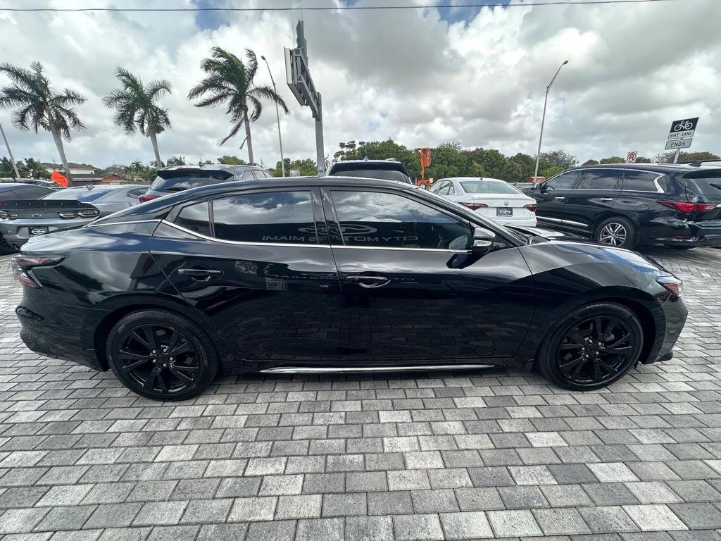Used 2023 Nissan Maxima SR w/ Sport Mat Group FWD image 9