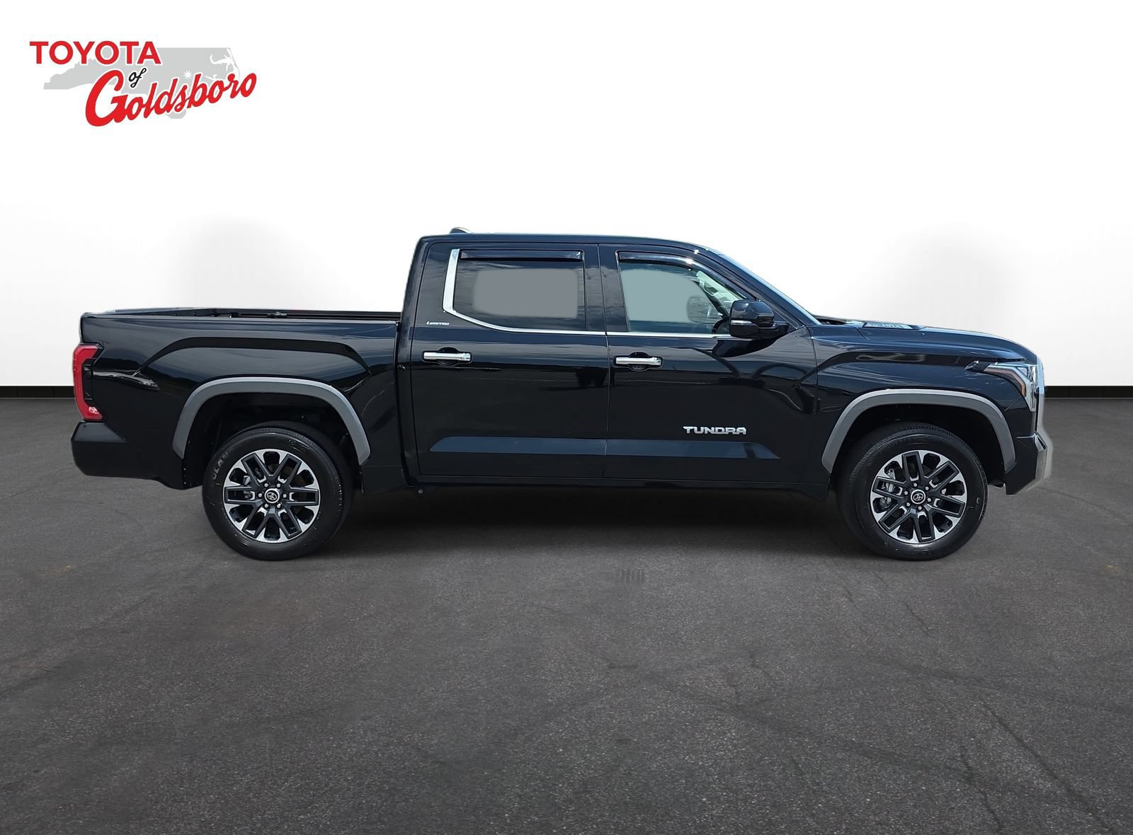 Used 2024 Toyota Tundra Limited AWD/4WD image 4